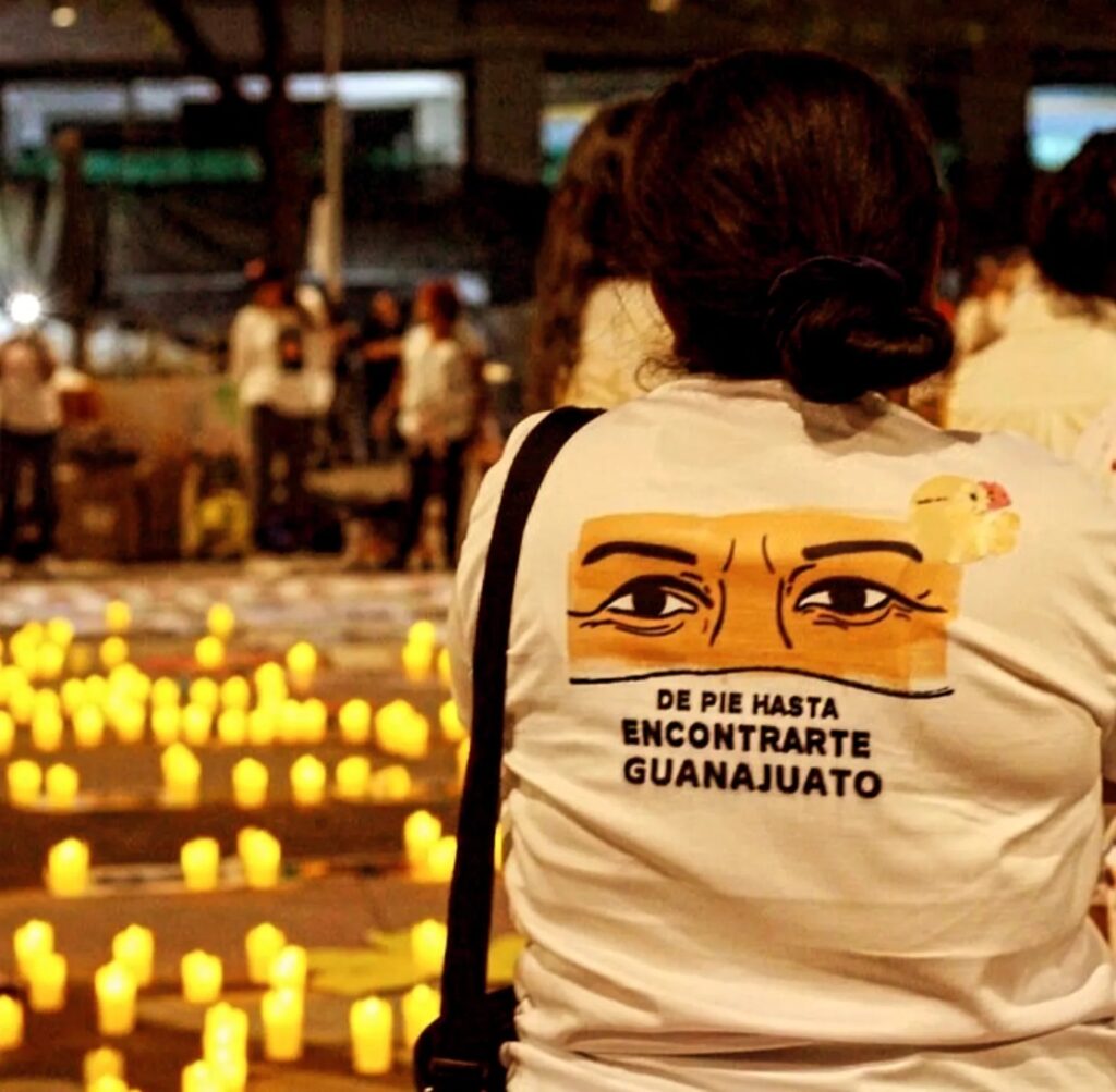 De pie hasta encontrarte